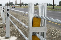 477 стоек канатного ограждения