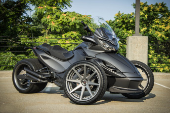 motocikly-tryohkolyosnye