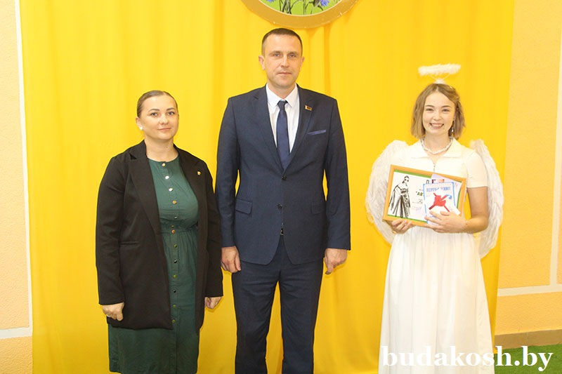 Молодежный конкурс «Автоледи 2025», посвященный Дню народного единства, провели в Буда-Кошелево