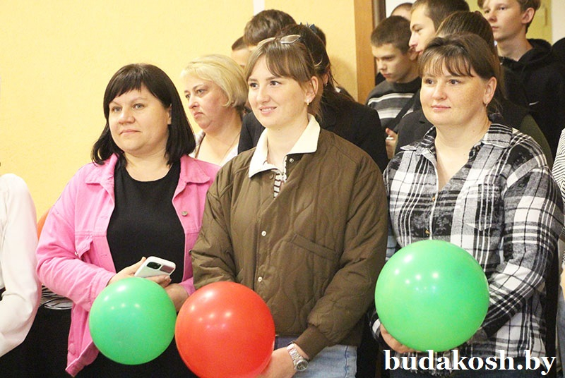 Молодежный конкурс «Автоледи 2025», посвященный Дню народного единства, провели в Буда-Кошелево