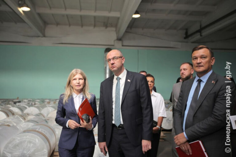 Сергей Масляк обсудил с коллективом СП «АМИПАК»-ОАО ценности единства, мира и согласия