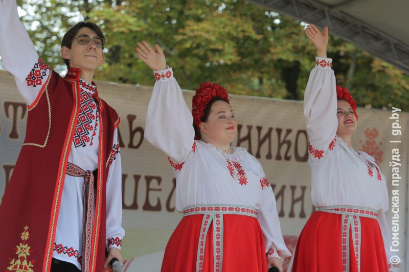 На Будакошелевщине прошел фестиваль рушников