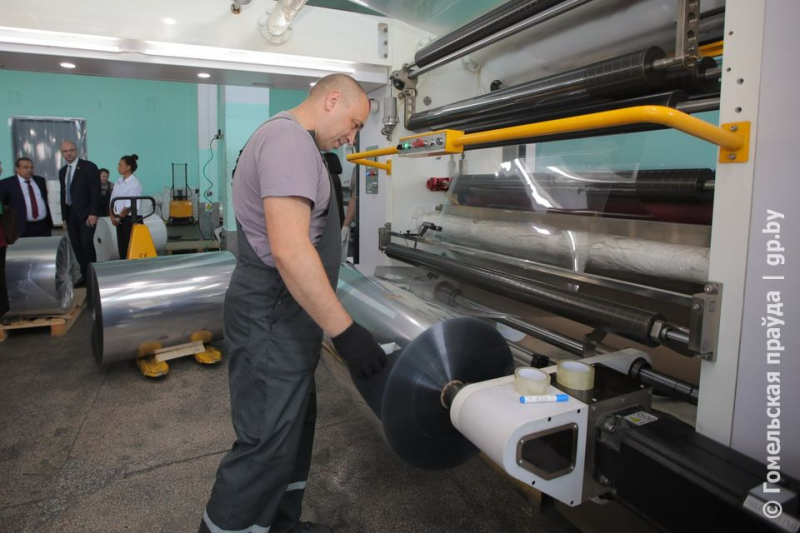 Сергей Масляк обсудил с коллективом СП «АМИПАК»-ОАО ценности единства, мира и согласия