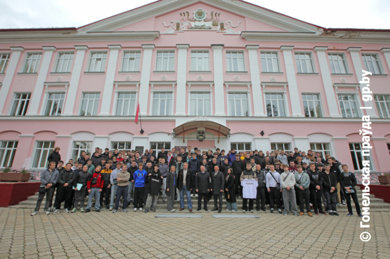 «Гомельская праўда» побывала в гостях у будущих аграриев 