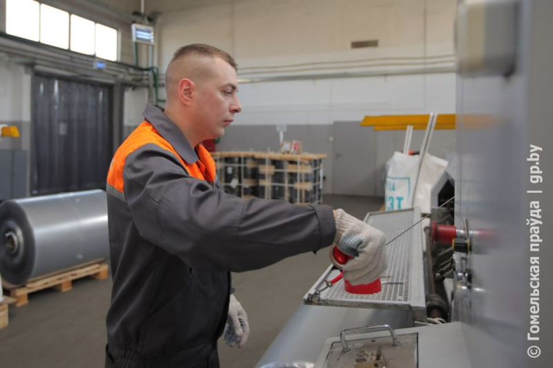 Сергей Масляк обсудил с коллективом СП «АМИПАК»-ОАО ценности единства, мира и согласия