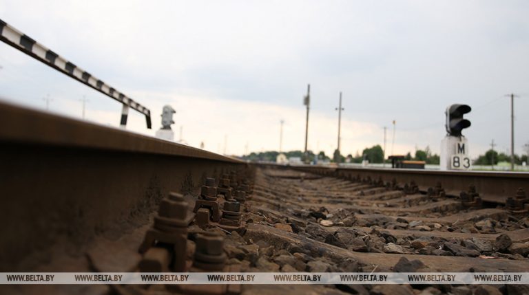 Используют наушники, делают селфи. БЖД о рисках травмирования детей на объектах ж/д транспорта