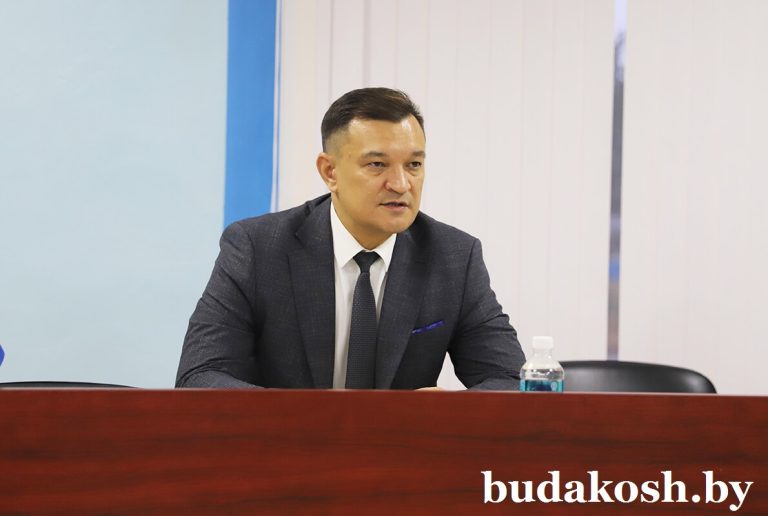 Председатель райисполкома Валентин Ундруль встретился с коллективом СУП «Морозовичи-Агро»