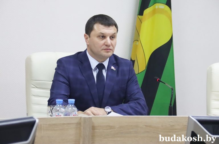 Председатель районного Совета депутатов Сергей Халдай провел 19-ю сессию районного Совета депутатов