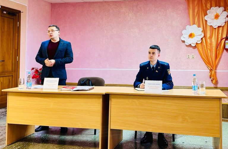 Профсоюзный правовой прием граждан провел главный правовой инспектор труда Белорусского профсоюза работников торговли, потребительской кооперации и предпринимательства Андрей Кошаркар