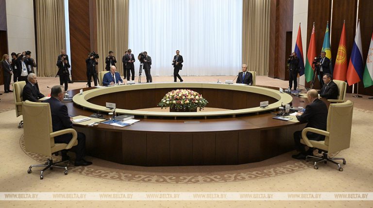 Лукашенко на саммите ОДКБ заявил о тектонических сдвигах в международных отношениях